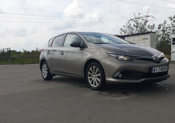 Toyota Auris cena 53505 przebieg: 144000, rok produkcji 2016 z Warszawa małe 121